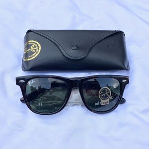 BRAND NEW Tortoise frame wayfarer sunglasses